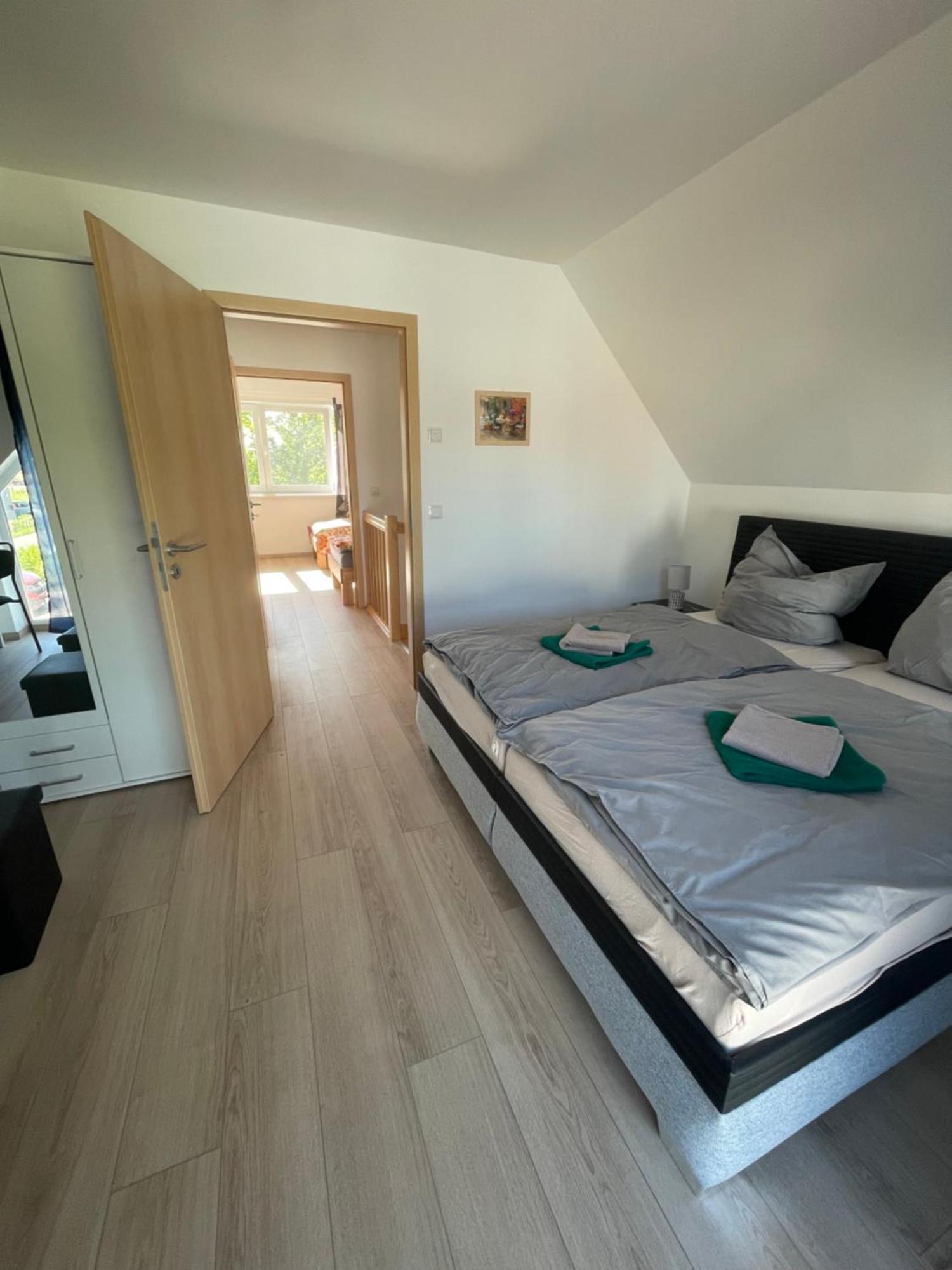 Hébergement de vacances Am Gutspark 3, Klausdorf, Ca 250 M Bis Zur Badestelle Klausdorf (Vorpommern-Rugen)